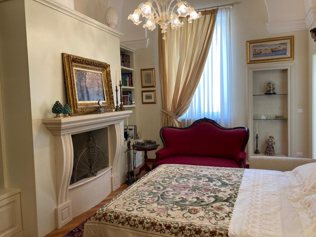 B&B Ai Due Santi Lecce Esterno foto